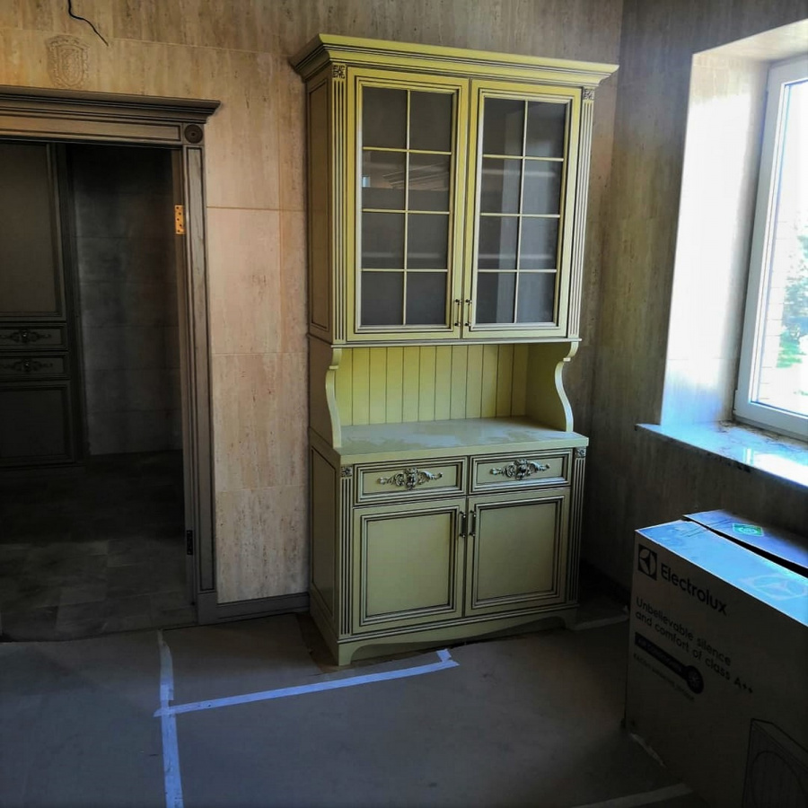 Изображение: Шкаф витрина для посуды 5